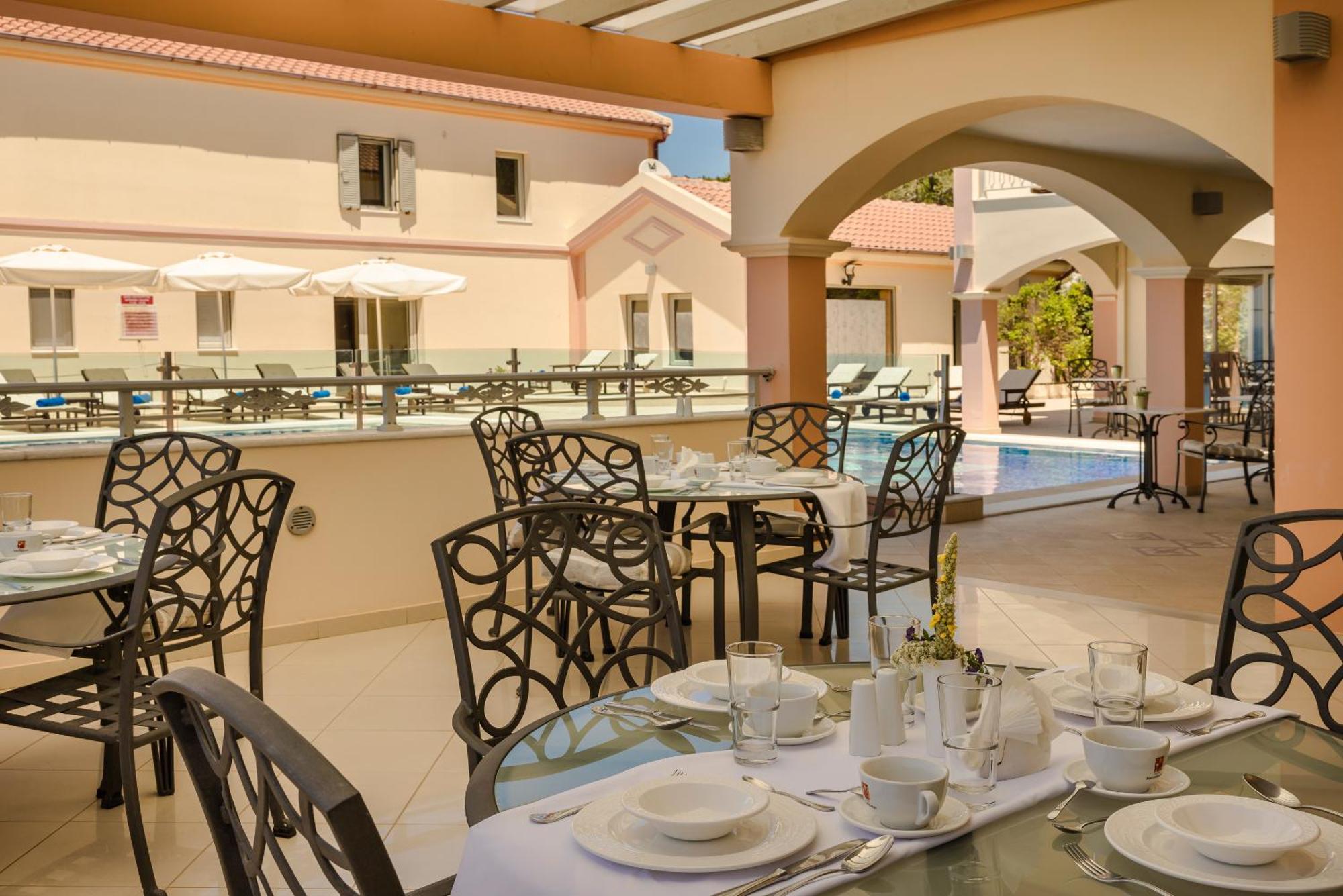 Belle View Hotel - Sea View & Sunset Manganos Экстерьер фото